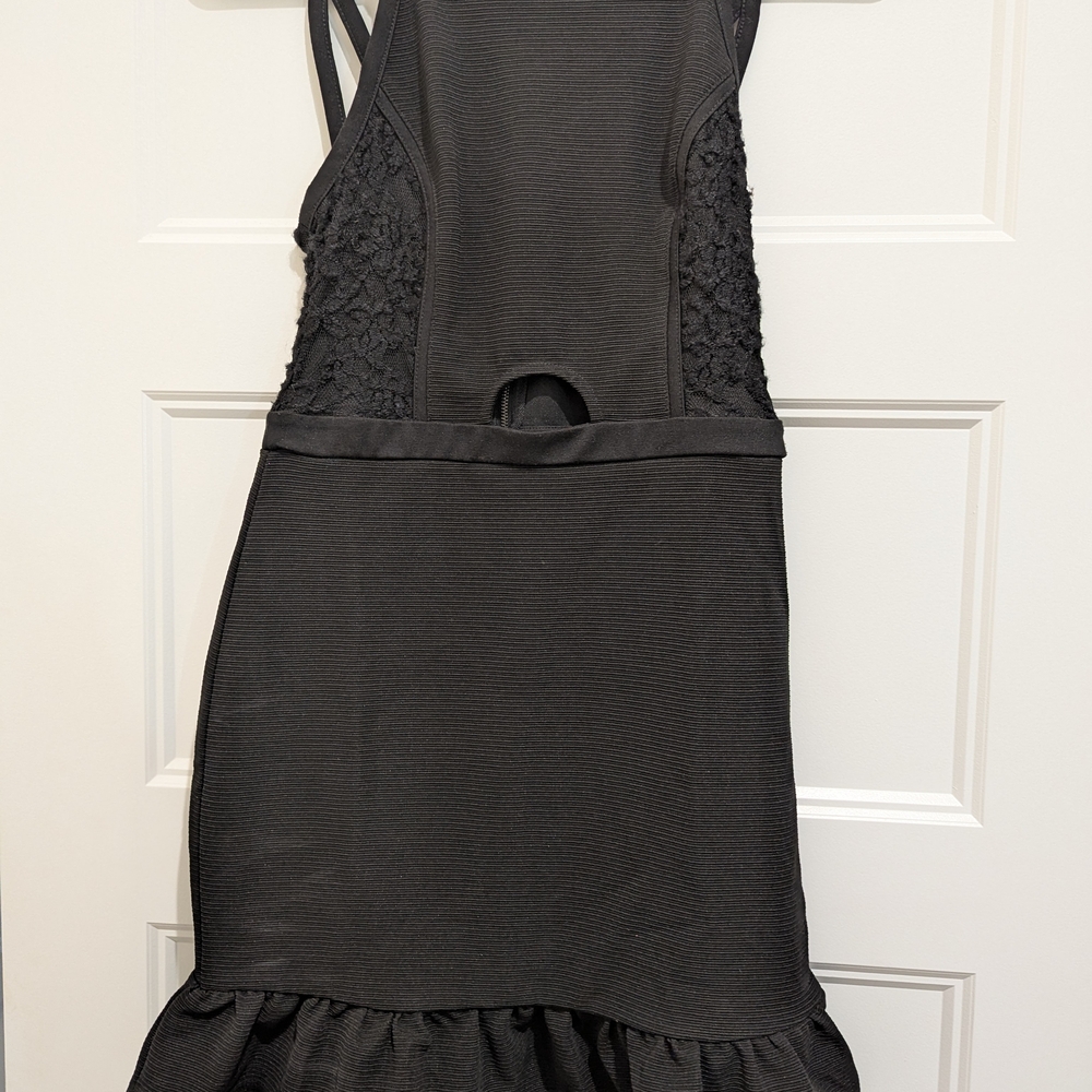 NEW NEVER WORN Elegant Black Sleeveless Dress